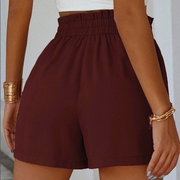 Knot Front Paper Bag Waist Shorts NWOT - Picture 6 of 9